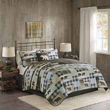 Load image into Gallery viewer, Brown &amp; Blue Quilt Set
