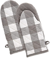 Load image into Gallery viewer, Plaid Oven Mitts (Set of 2)
